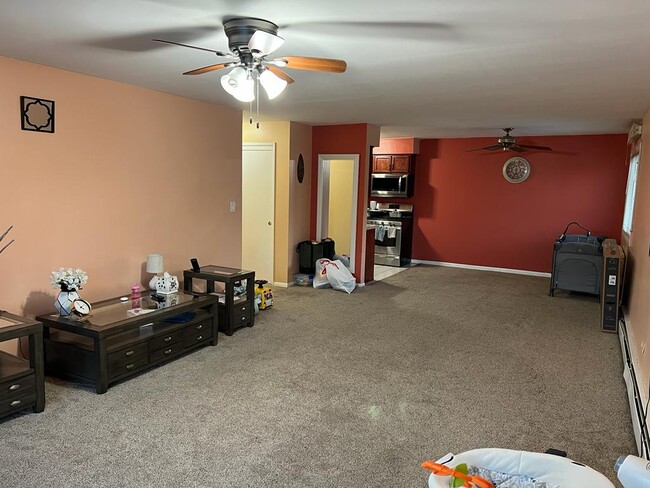 Living room - 1188 Royal Glen Dr