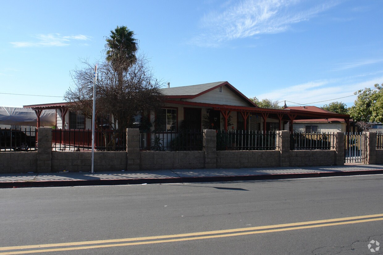 Foto principal - 210 S Vista Ave