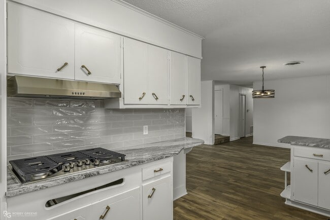 Foto del edificio - 2425 Belmont Blvd