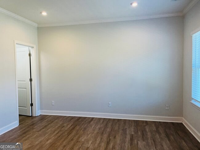 Building Photo - 2638 Creekside Dr NW