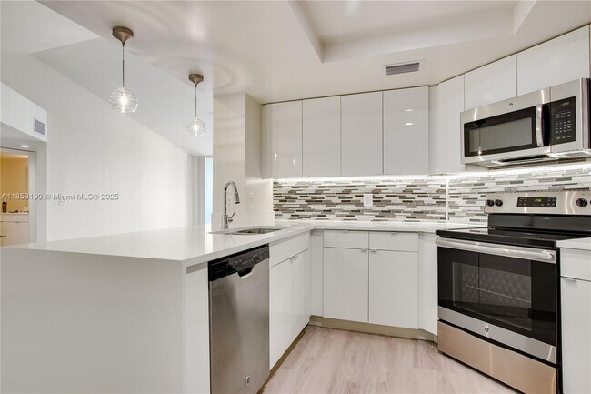 Foto del edificio - 3605 NE 207th St