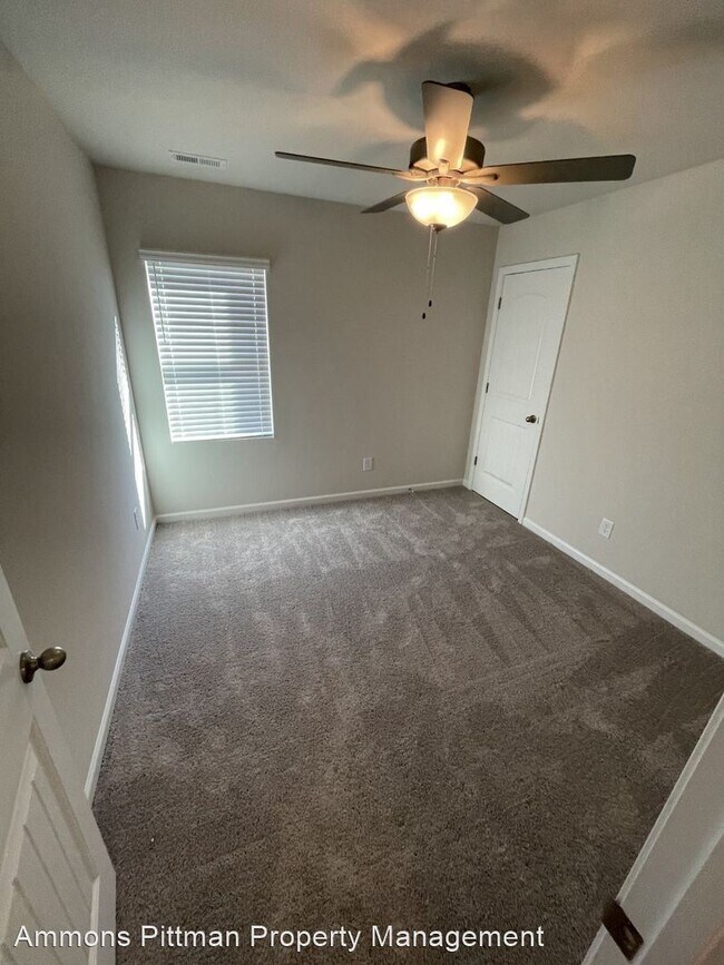 Building Photo - 3 br, 2.5 bath House - 1097 Peony Lane
