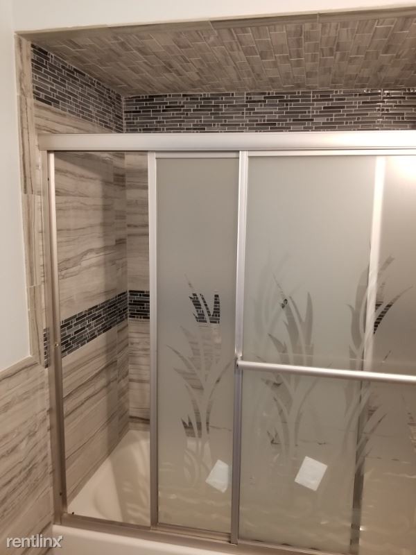 Foto del edificio - 2 br, 2.5 bath Townhome - 107 Lombard Court