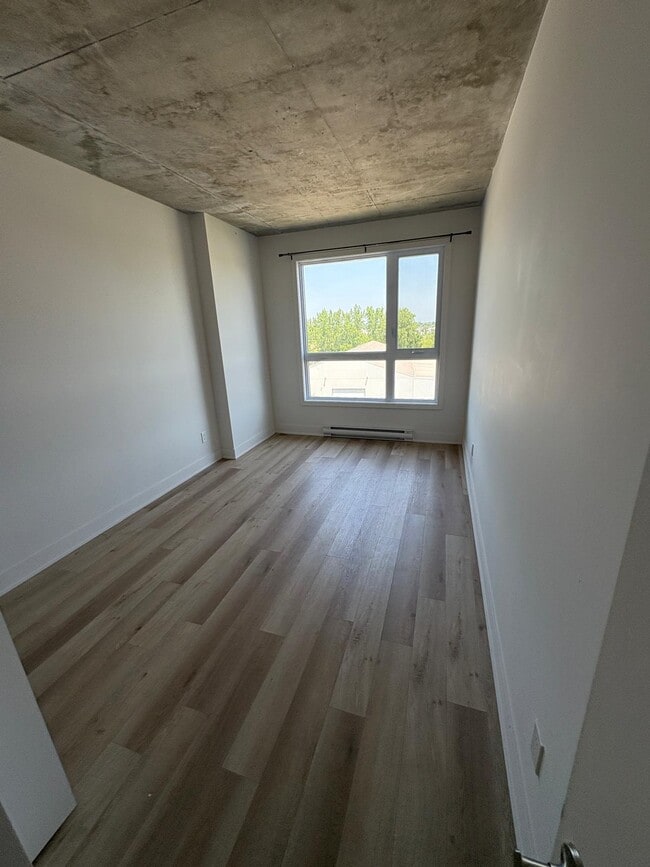 Photo du bâtiment - 1431 Av. de la Gare