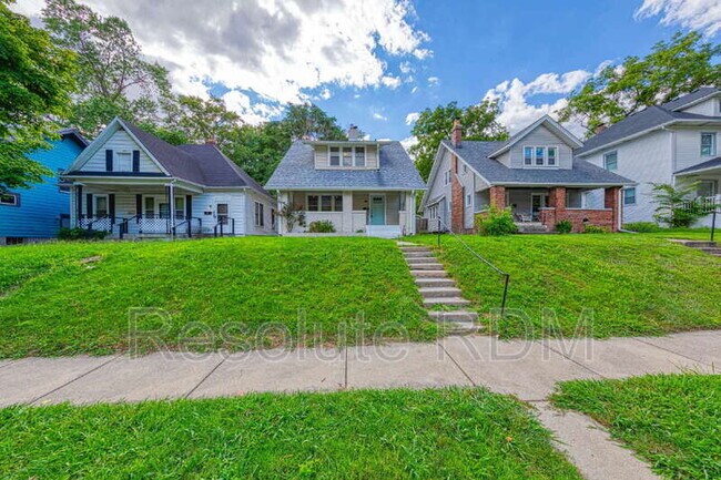 Building Photo - 110 N Riley Ave