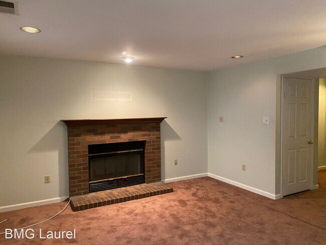 Building Photo - 1 br, 1 bath House - 3709 Green Ash Ct Unit B