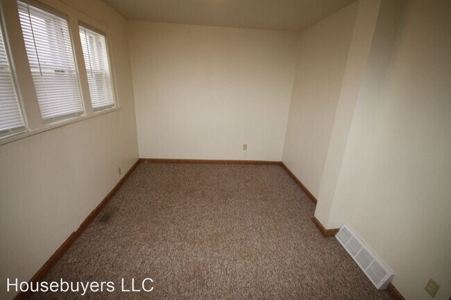 Building Photo - 4 br, 1 bath House - 704 Taylor Ave