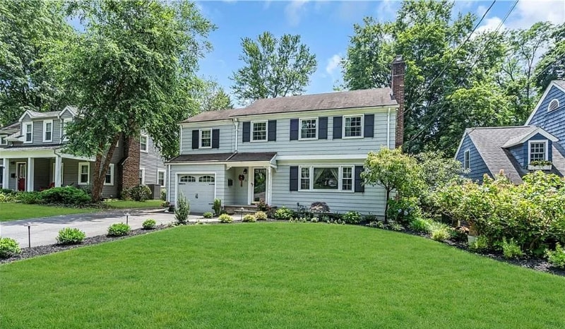 Primary Photo - 20 Oak Hills Rd