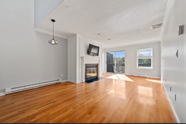 Building Photo - 140 Kane St