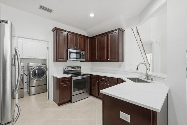 Building Photo - Bay Isle II