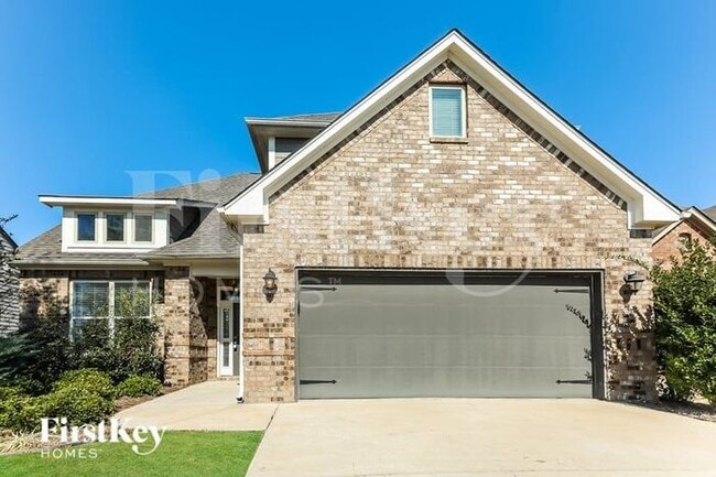 Building Photo - 1005 Bethpage Ln