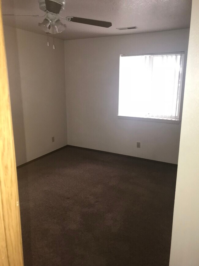 Foto del edificio - 1125 E Cedar St