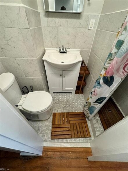 Foto del edificio - 416 Pembroke Ave