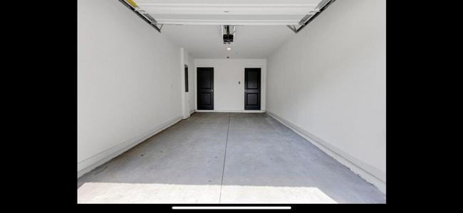 Building Photo - Beautiful Grant Park Condo