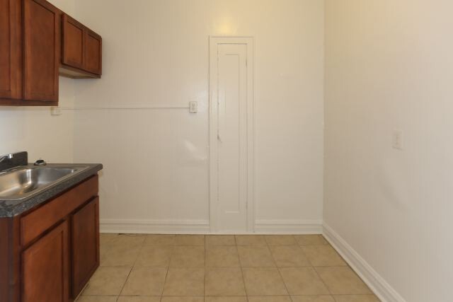 Building Photo - 4842 N Damen Ave