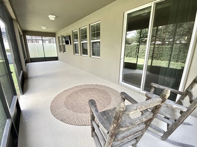 Foto del edificio - 15575 Hamlin Blossom Ave