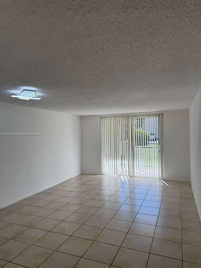 Building Photo - 6930 Miami Gardens Dr
