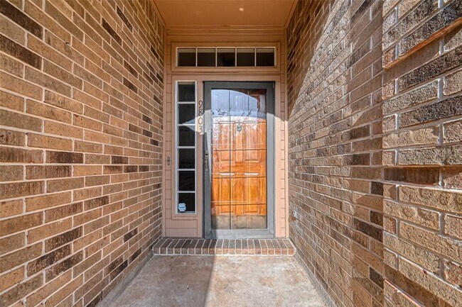 Building Photo - 9803 Knights Dr