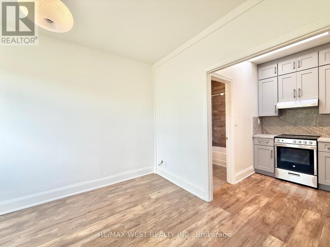 Building Photo - 2097-2097 Danforth Ave