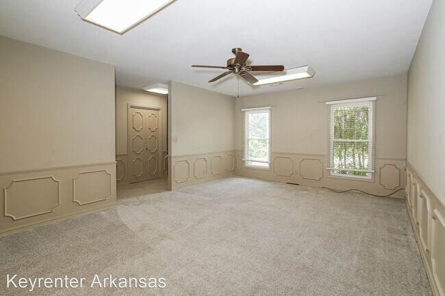 Building Photo - 4 br, 3 bath House - 636 N E St