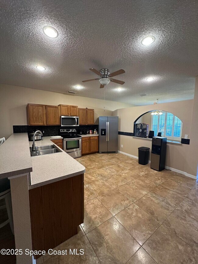 Building Photo - 1354 Enclave Dr