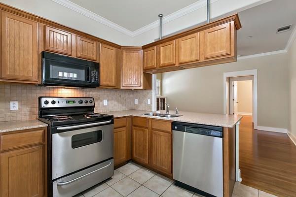 Foto del edificio - 508 Elmwood Pl