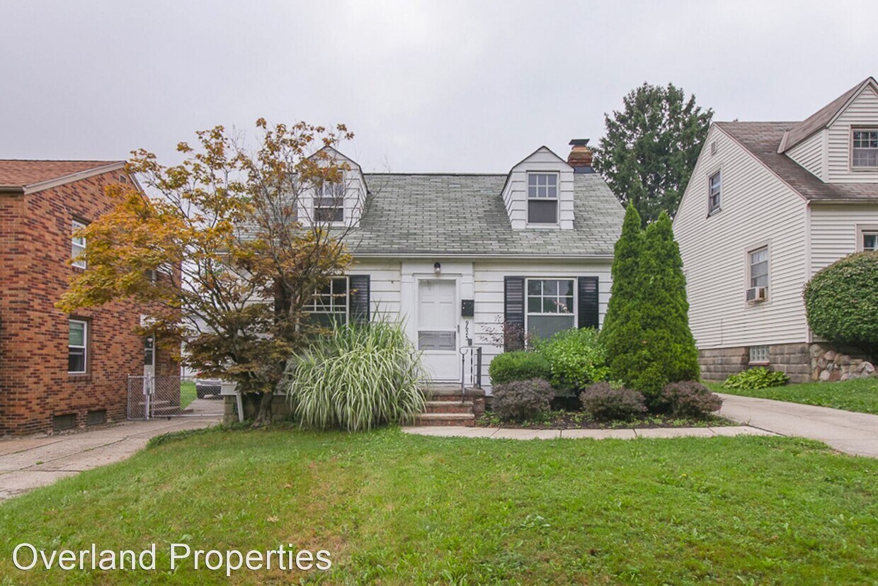 3 br, 1.5 bath House 9623 McCracken Blvd House Rental in Garfield