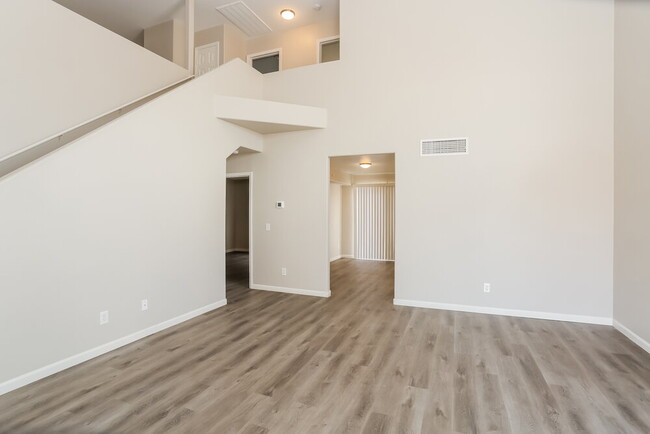Foto del edificio - 6101 Bardstown Dr