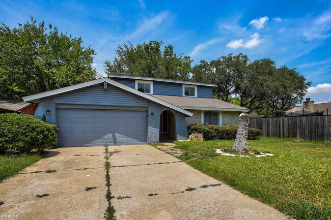 Building Photo - 3 br, 2.5 bath House - 305 Brookdale Dr