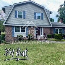 Building Photo - 209 Fairway Dr
