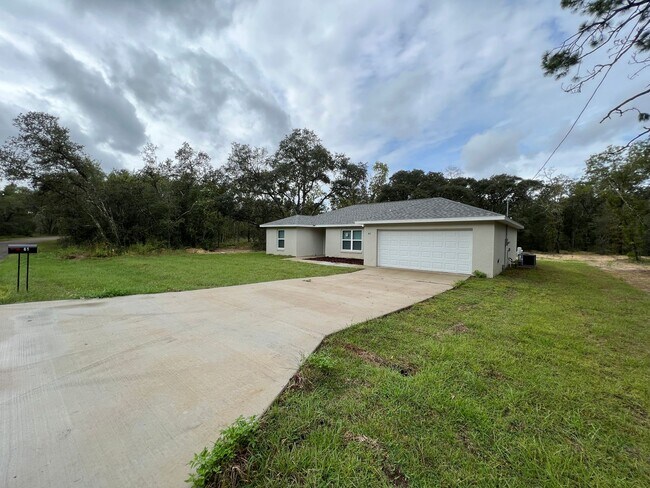 Foto del edificio - Stunning 3 Bedroom, 2 Bathroom Home in Ock...