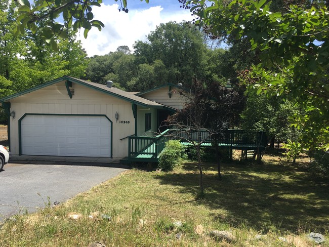 Building Photo - 14305 Pepperwood Dr
