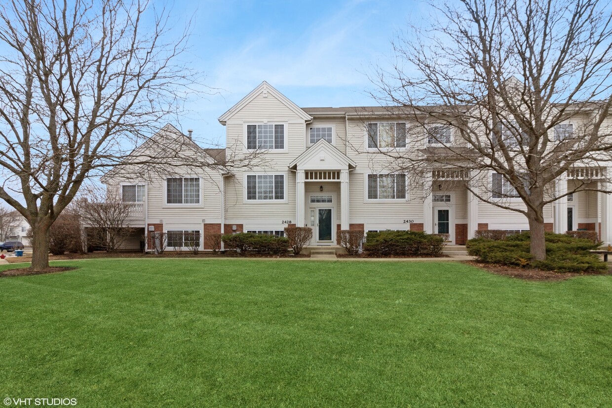 Foto principal - 2428 Oakfield Ct