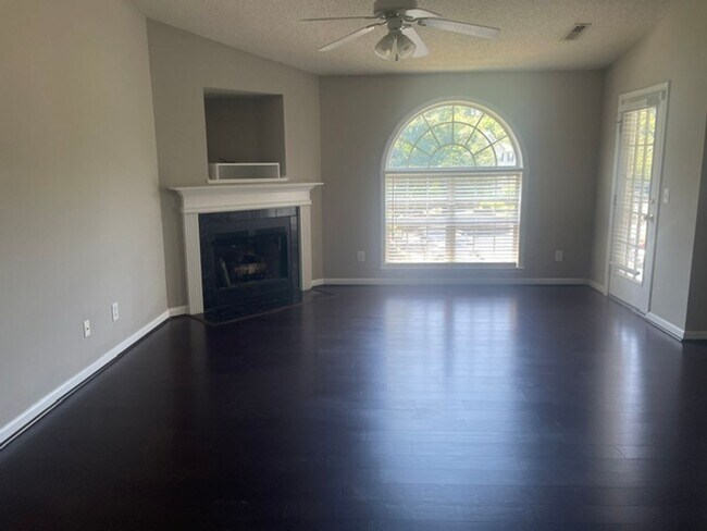 Building Photo - Gated Condo Community Near Wake Forest