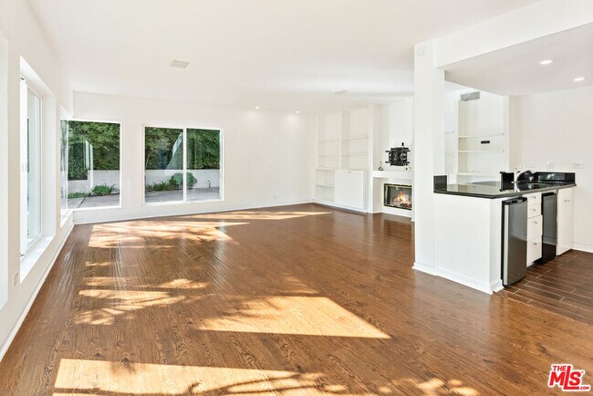 Foto del edificio - 10381 Strathmore Dr