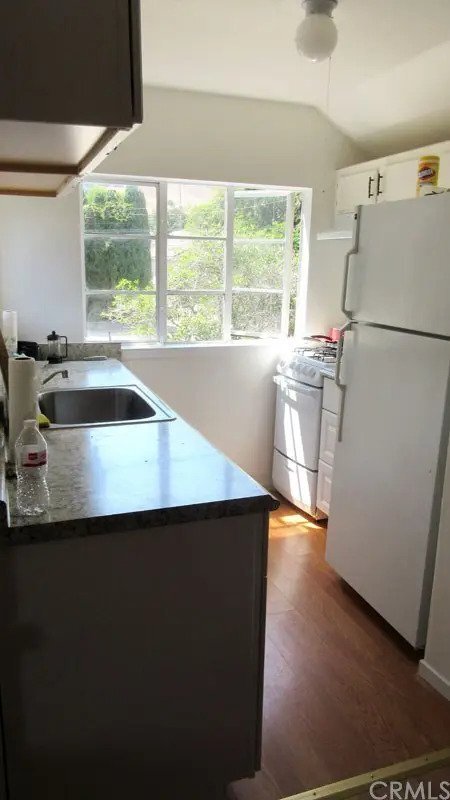 Foto del edificio - 284 Foothill Blvd