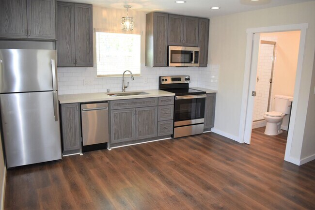 Building Photo - 2510 Meadow Wood Cir