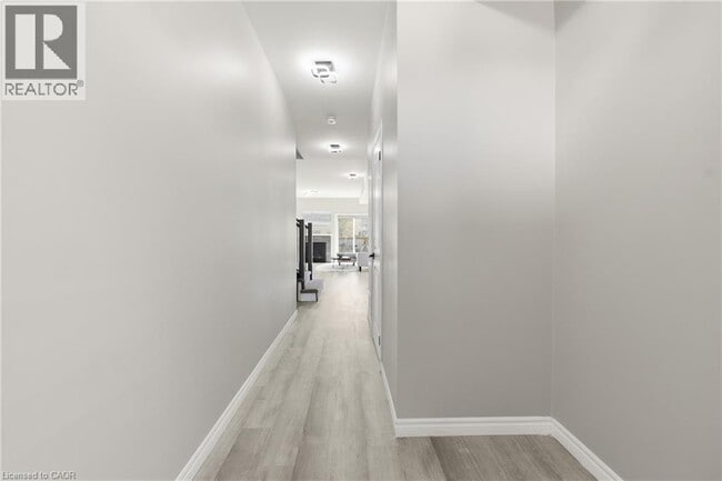Building Photo - 37 Delena Ave S