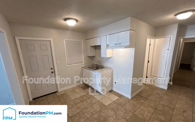 Foto del edificio - 2775 Waverly Ave