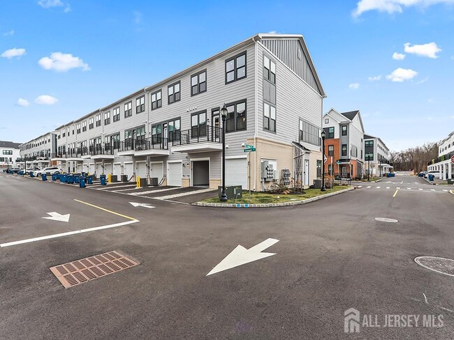 Building Photo - 715 Parker Blvd