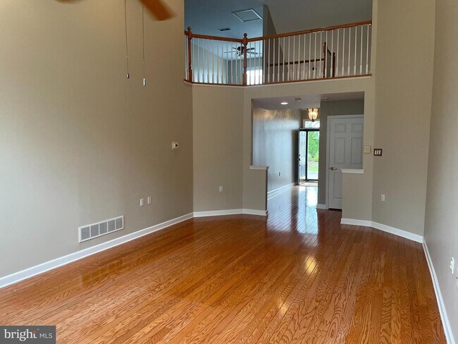 Building Photo - 14 Lady Slipper Ln