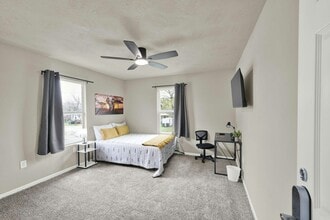 Building Photo - 1917 Sadler St