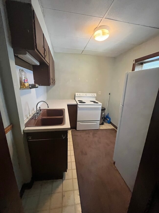 Building Photo - 27 Clinton Ave