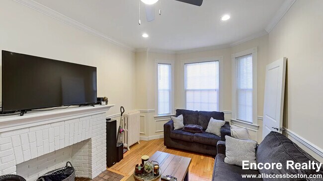 Foto del edificio - 25 Glenville Ave