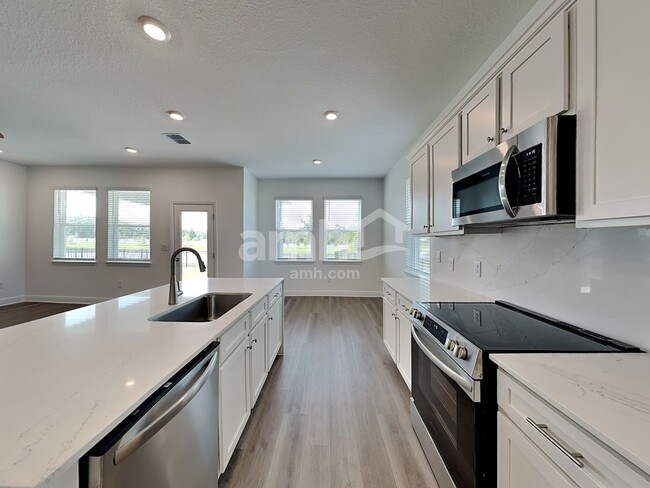 Building Photo - 14526 Cedar ml dr