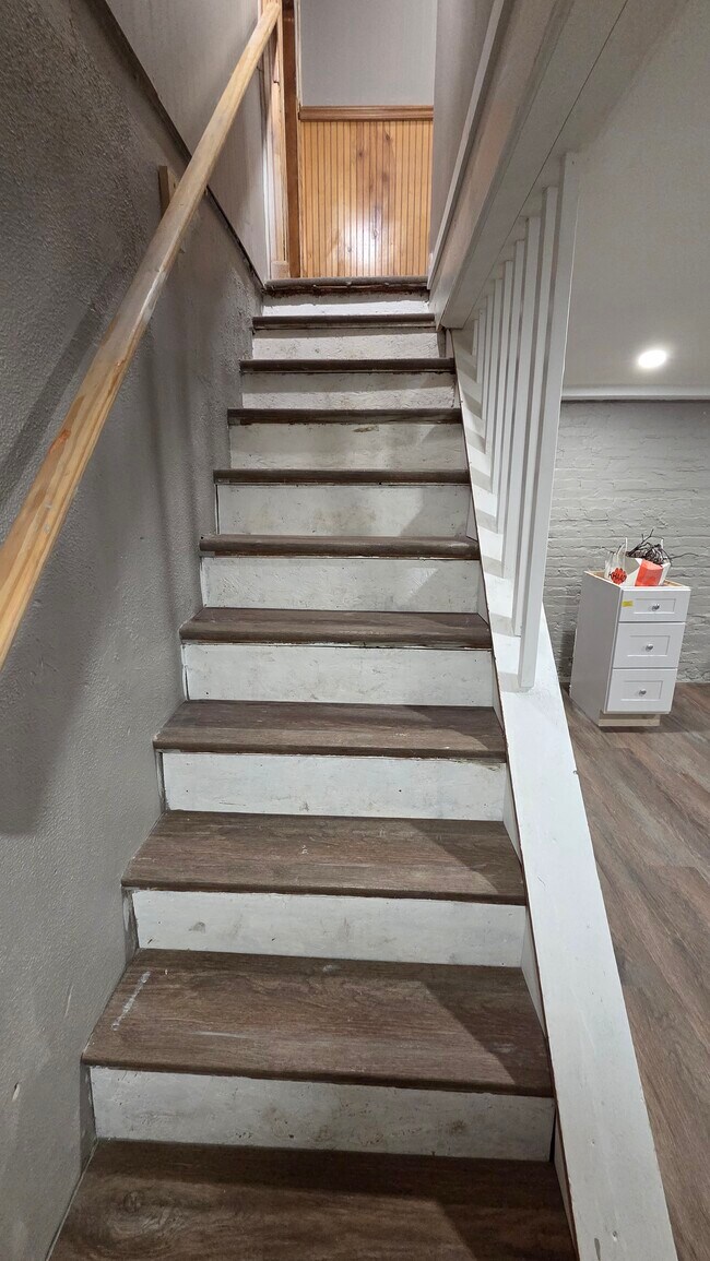 Building Photo - 1421 S Carey St