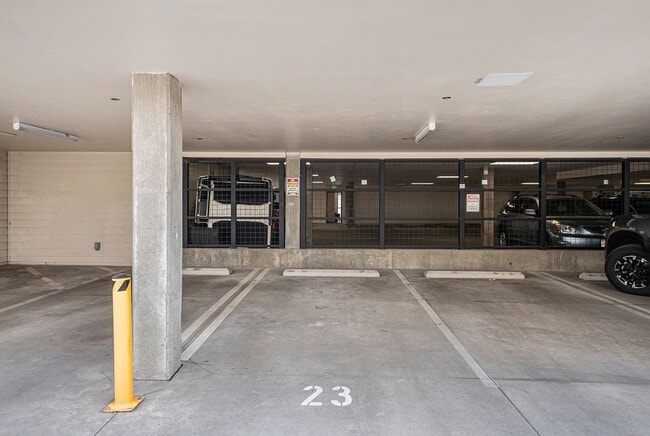 Foto del edificio - Centrally located 1 bedroom in the heart of Uptown!