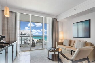 Building Photo - 4391 Collins Ave