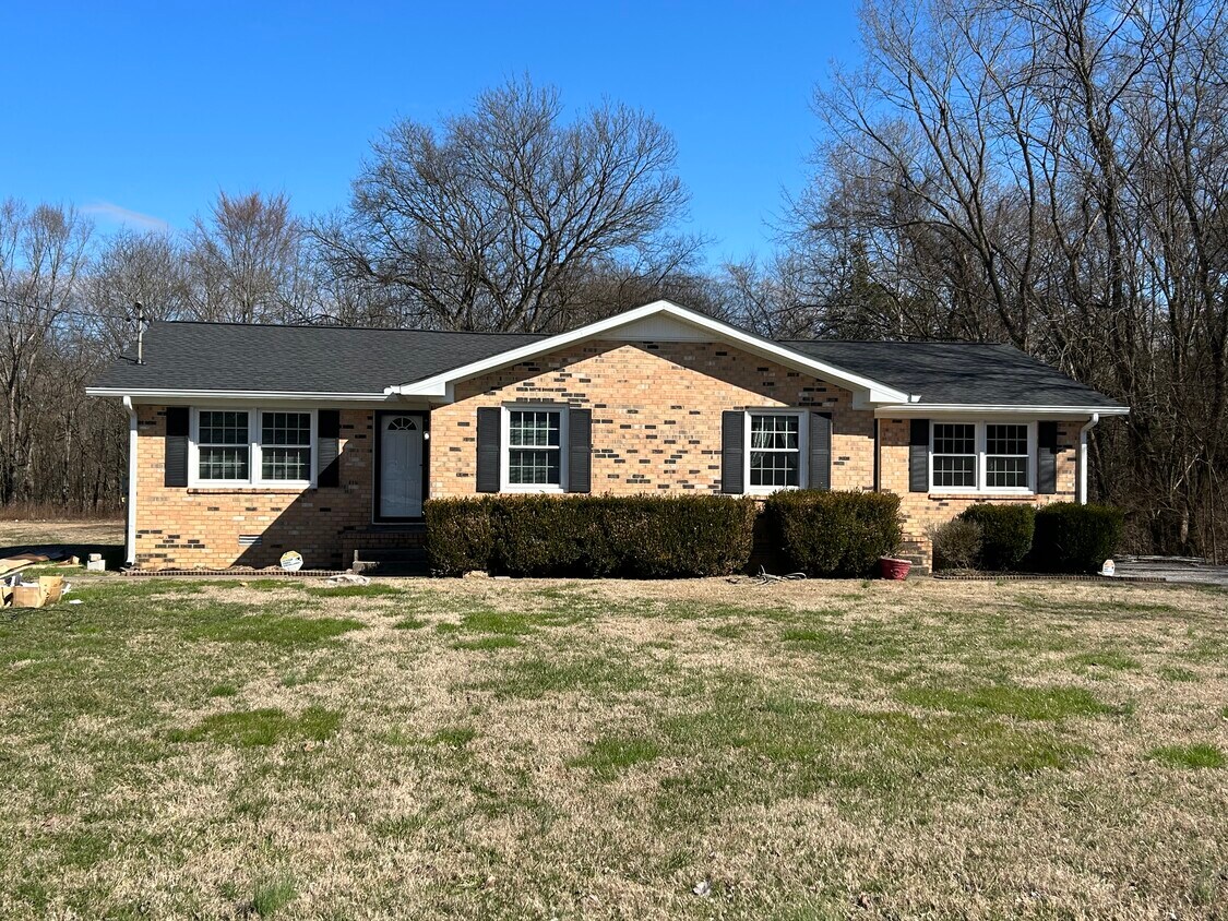 Front view - 810 Lillard Rd