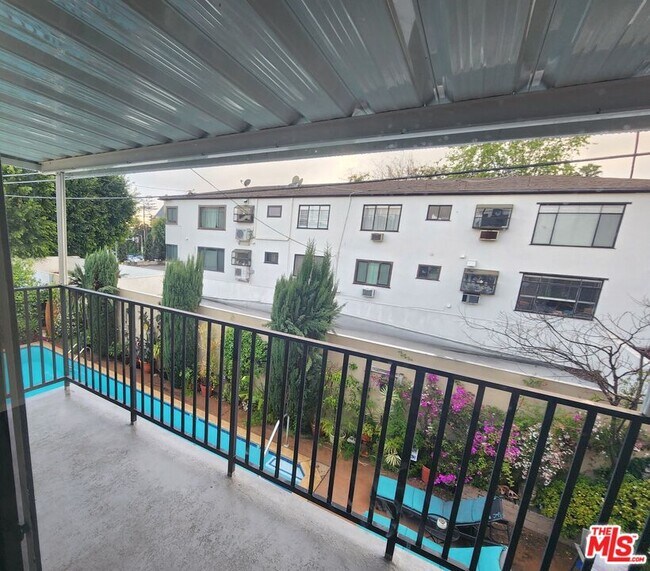 Building Photo - 1321 Laurel Ave